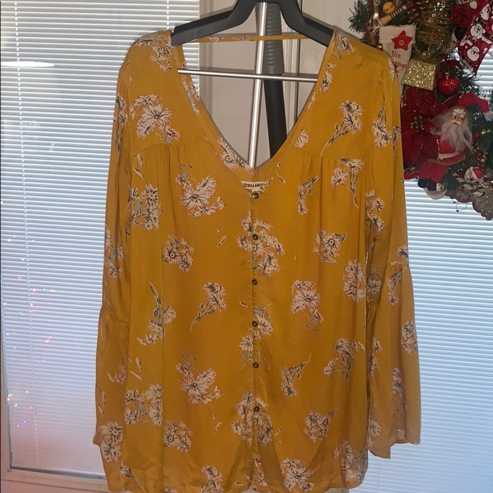 BILLABONG floral blouse NWOT